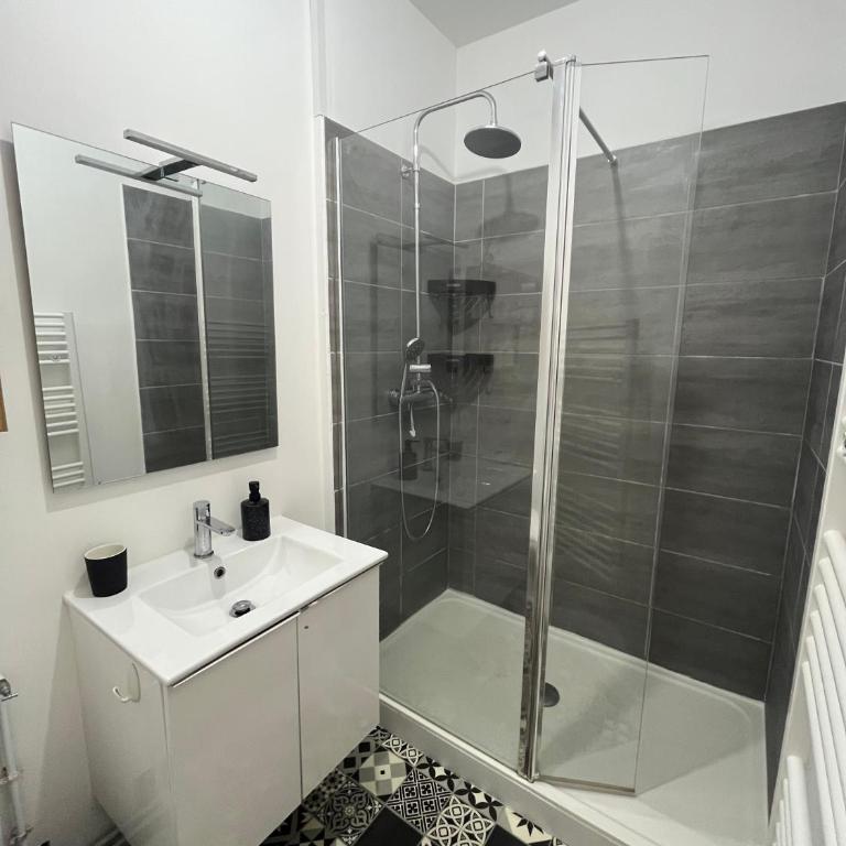 Maison Delavigne - Three-Bedroom Townhouse - 15