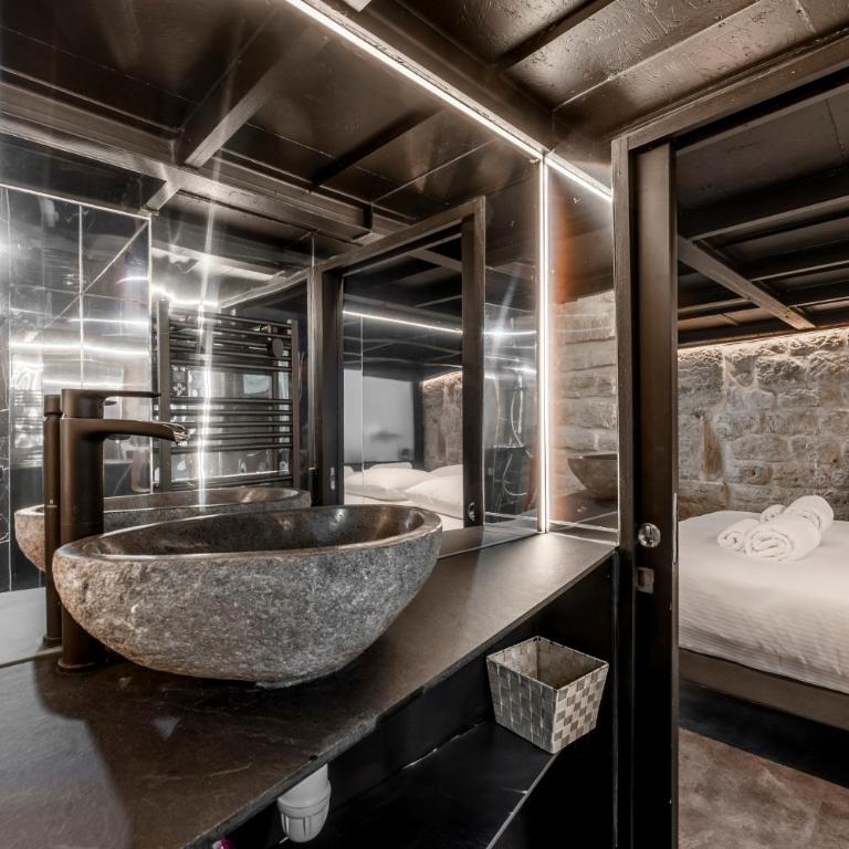 Duplex with Jacuzzi l 15 min from Montmartre - Appartement 2 Chambres Deluxe - 30