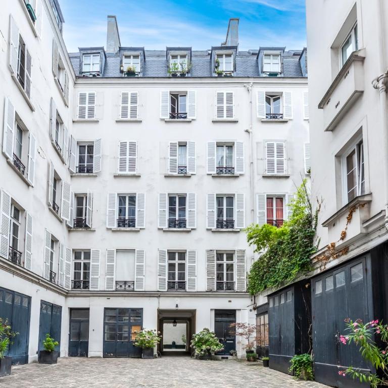 Duplex with Jacuzzi l 15 min from Montmartre - Appartement 2 Chambres Deluxe - 37
