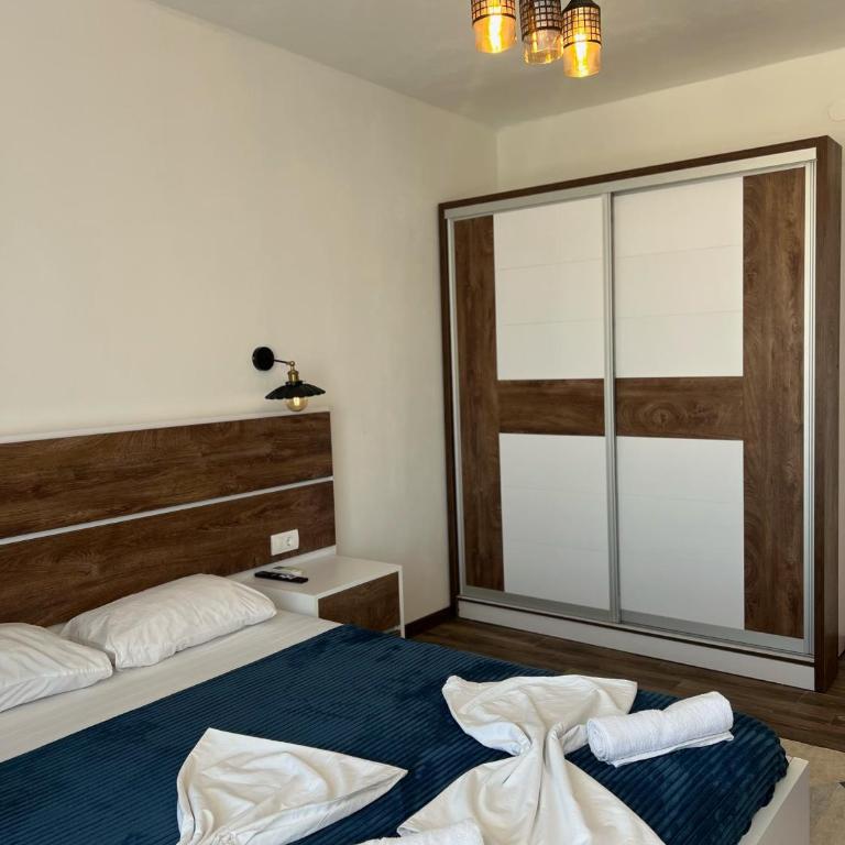 Vila Kollari - Economy Dvokrevetna Soba sa Bračnim Krevetom - 2