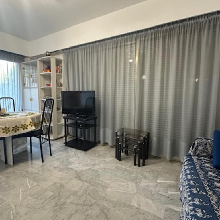 Charming corner 2 rooms of 51 m2 in Antibes - Appartement - 1