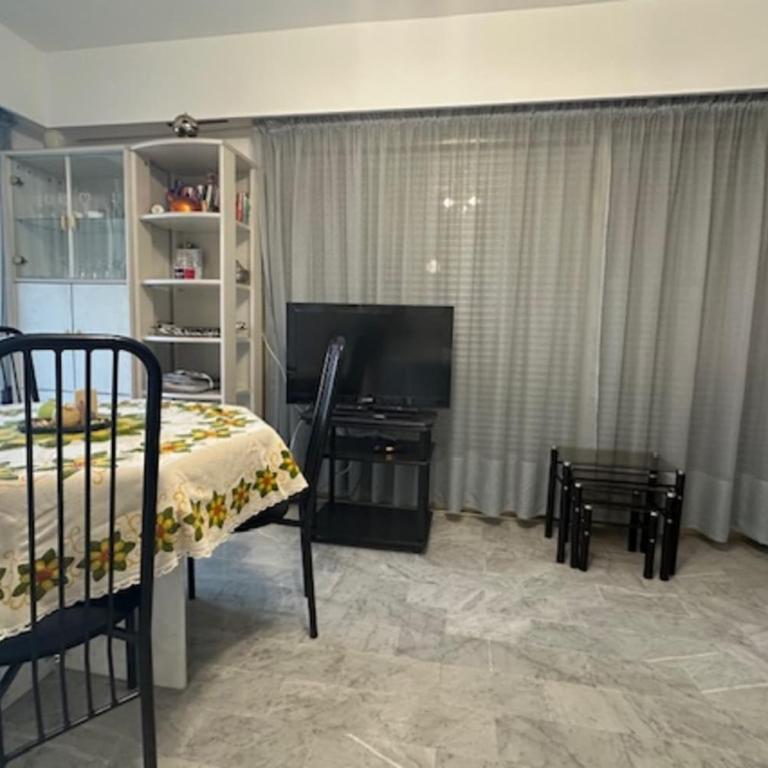 Charming corner 2 rooms of 51 m2 in Antibes - Appartement - 4