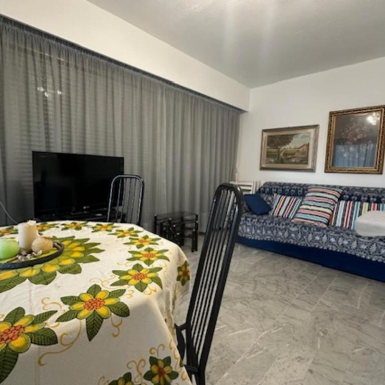 Charming corner 2 rooms of 51 m2 in Antibes - Appartement - 5