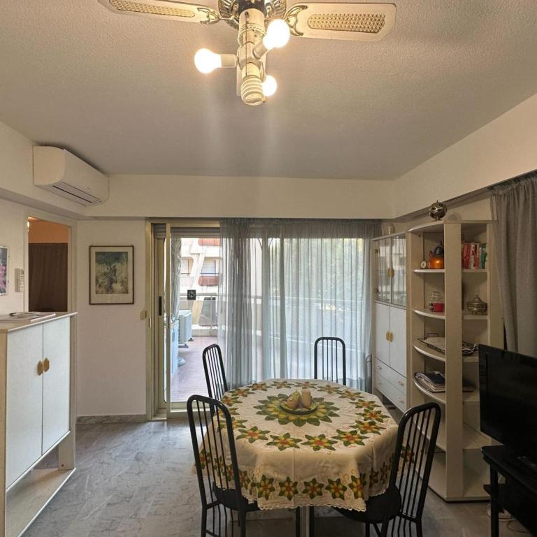 Charming corner 2 rooms of 51 m2 in Antibes - Appartement - 6