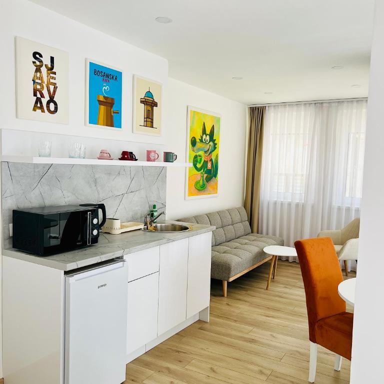AMARIS Suites Sarajevo - Studio with Balcony - 9