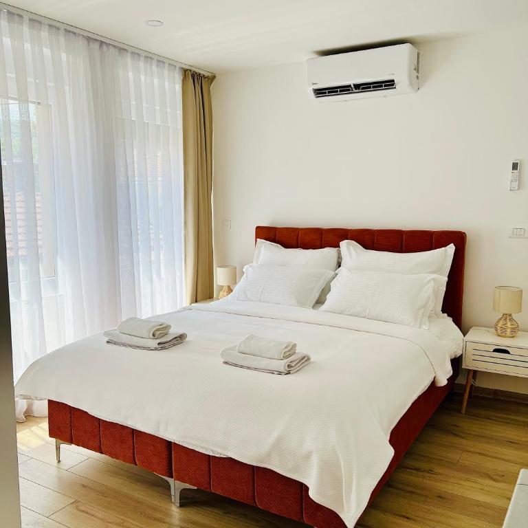 AMARIS Suites Sarajevo - Studio with Balcony - 10