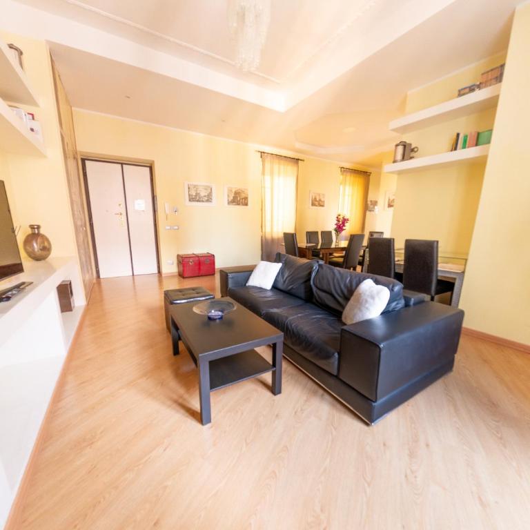 Lovely 4-bedroom apartment 30m SanGiovanni metro - Apartment - 7