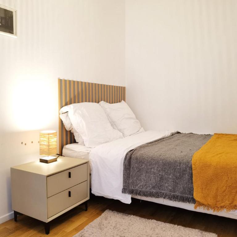 Calm apt 60m2 near Notre-Dame and Seine 2bdrs N4-4b - Two-Bedroom Apartment - 4
