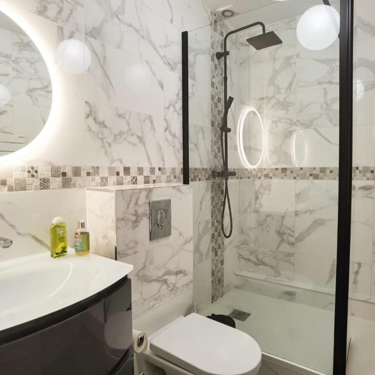 Calm apt 60m2 near Notre-Dame and Seine 2bdrs N4-4b - Two-Bedroom Apartment - 10