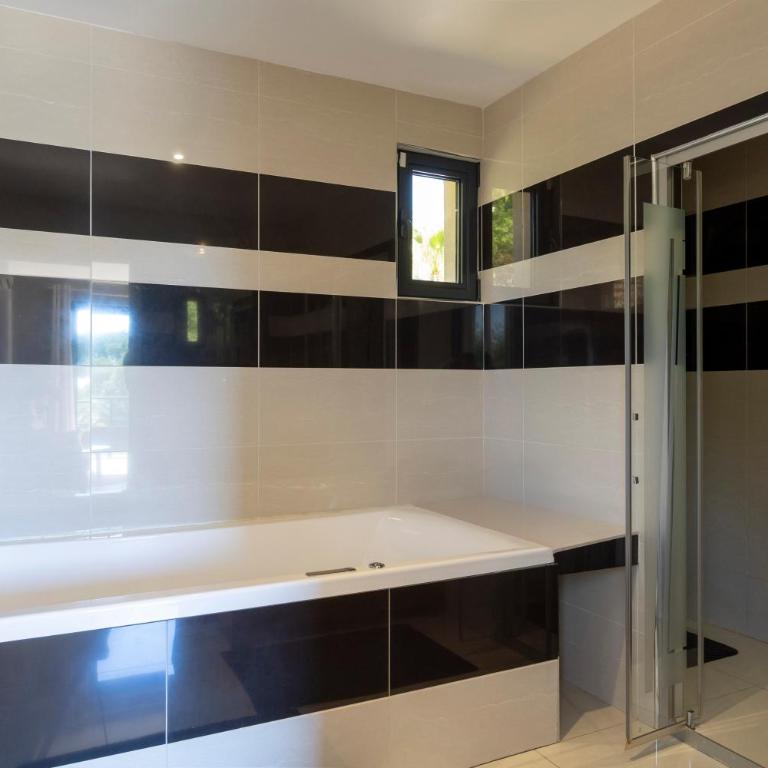 Luxueuse Villa vue mer avec piscine Golfe de St Tropez 14 personnes - Villa - 63