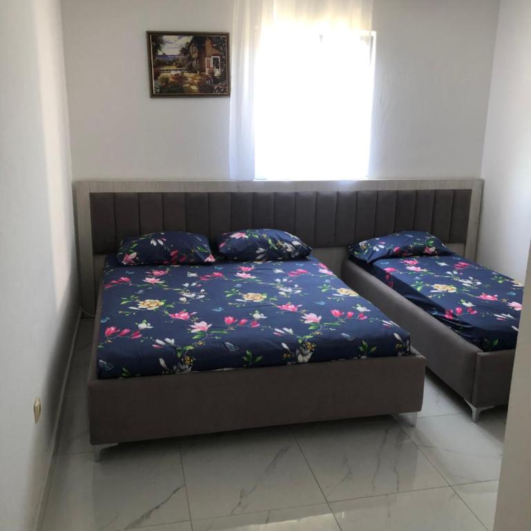 Apartments Yrhan - One-Bedroom Apartment - 1