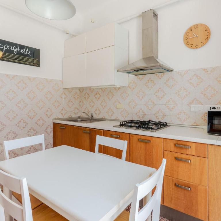 GuestHost - Bright Apartment X6 with Terrace - Two-Bedroom Apartment - 7