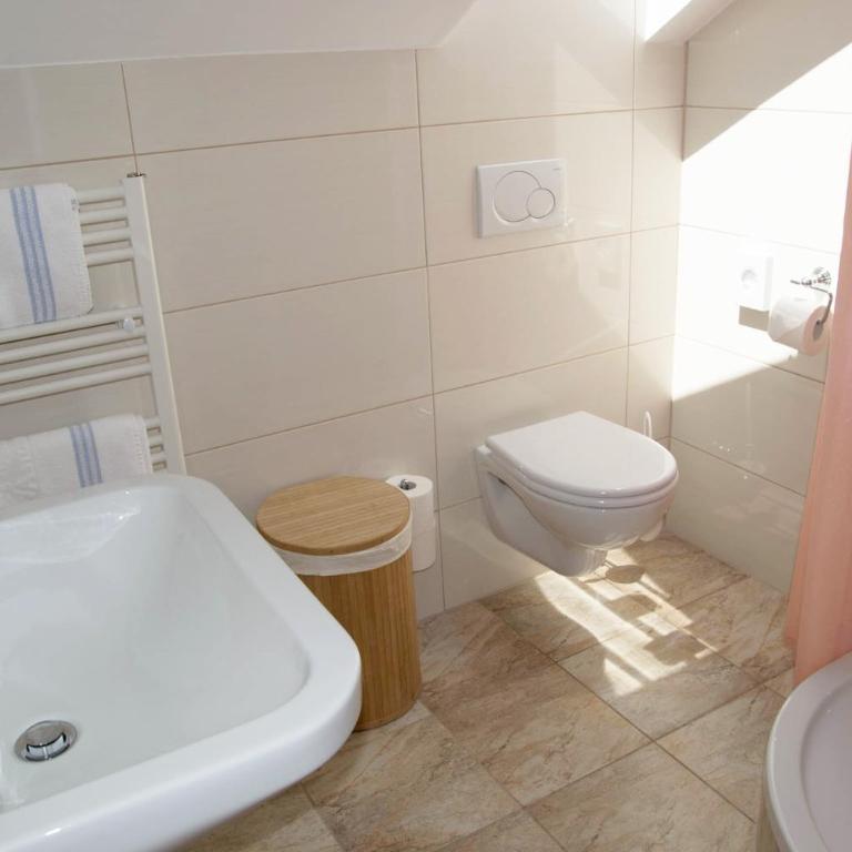 Seehotel Astoria - Kleines Einzelzimmer – Mansarde mit Dachfenster - 3