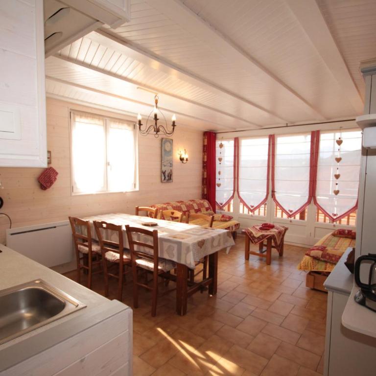 Appartement spacieux 6 pers, centre station, balcon sud - Two-Bedroom Apartment - 1