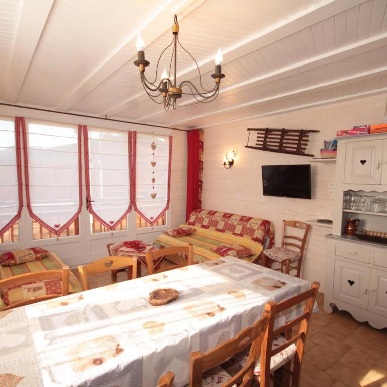 Appartement spacieux 6 pers, centre station, balcon sud - Two-Bedroom Apartment - 11