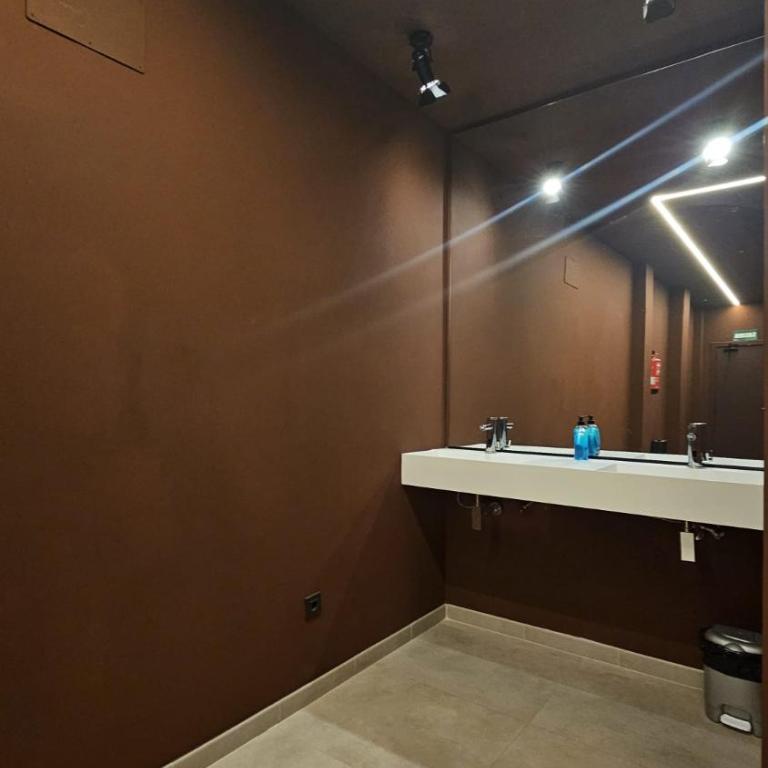 VAD HOSTEL ALICANTE - Albergue Juvenil - Single Bed in Mixed Dormitory Room - 7