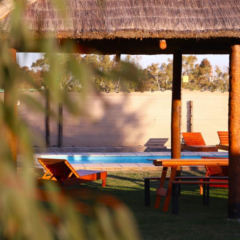 Cabaña con pileta y gran parque en Mendoza AZUL - Chalet de 2 dormitorios - 5