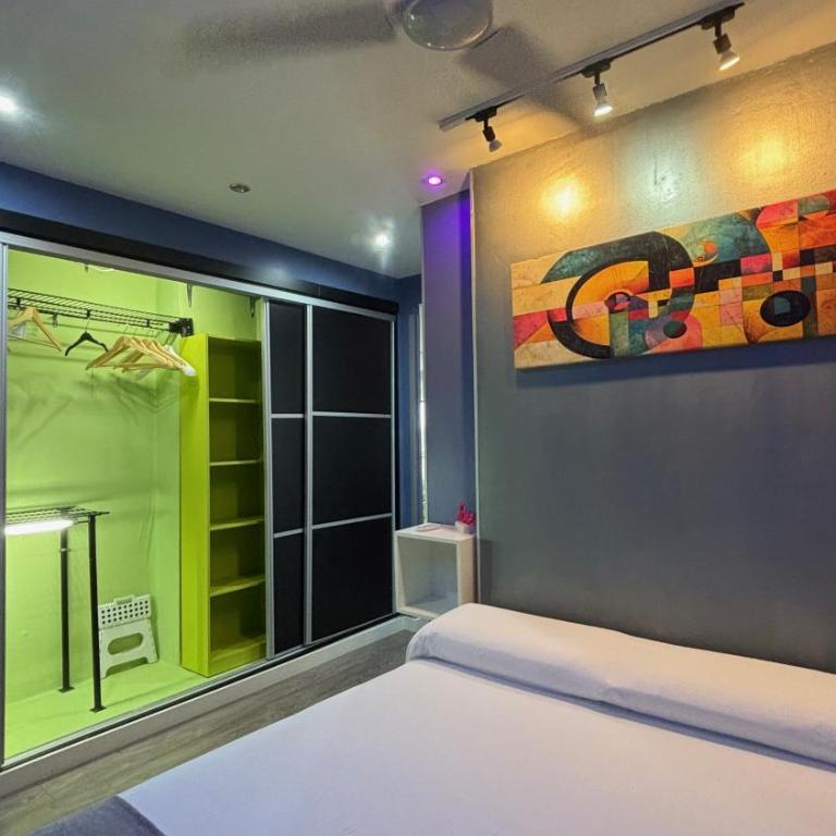 Paradise in Torremolinos Malaga, Recep 24 h, Swimming Pool, near to the beach, city center and airport, train, bus, taxi - Apartamento - 10