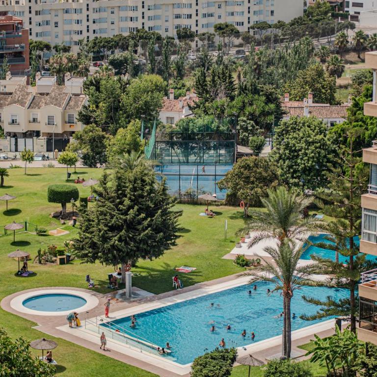Paradise in Torremolinos Malaga, Recep 24 h, Swimming Pool, near to the beach, city center and airport, train, bus, taxi - Apartamento - 3