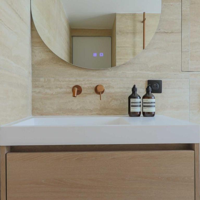 Magnificent apartment -1BR-4P- Canal Saint-Martin - Appartement - 4