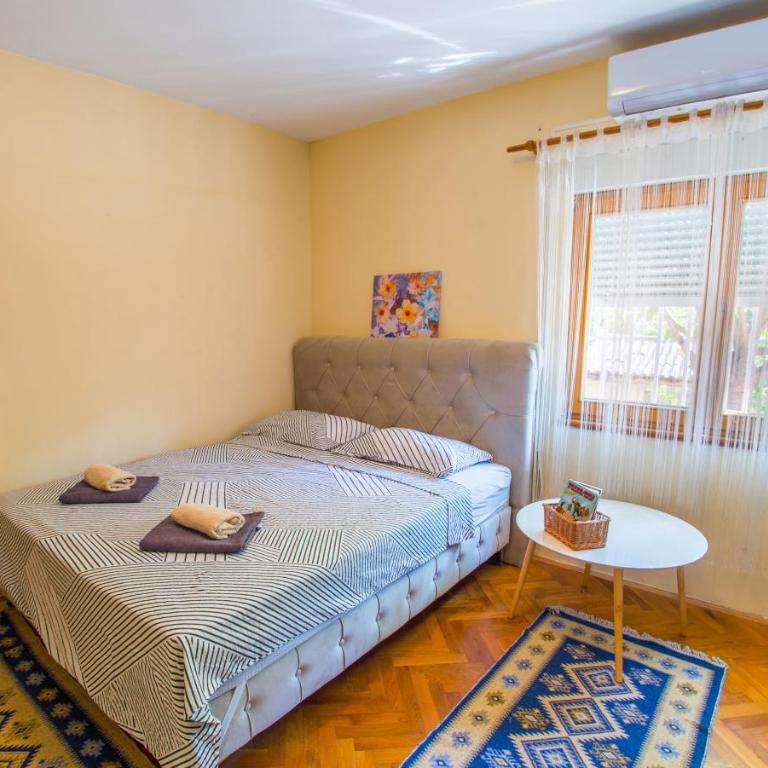 Apartment La Vie - Two-Bedroom Apartment with Terrace - 2