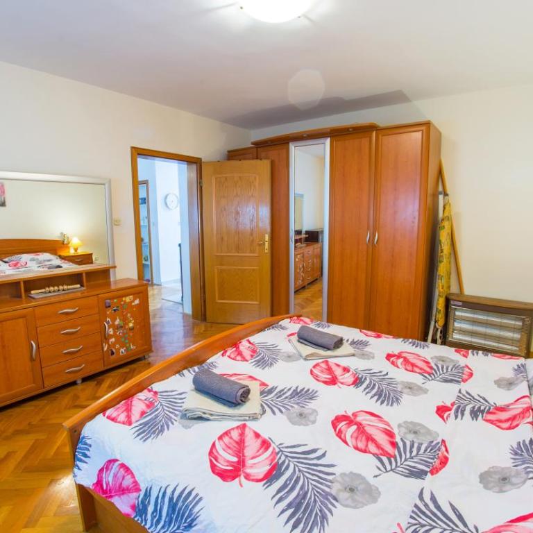 Apartment La Vie - Two-Bedroom Apartment with Terrace - 12