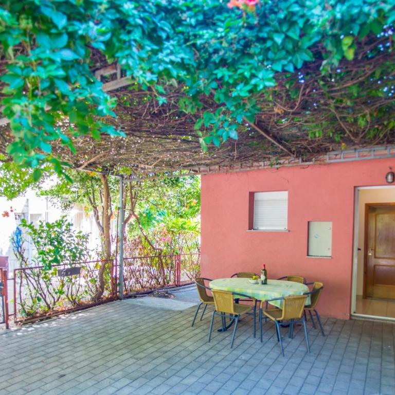 Apartment La Vie - Two-Bedroom Apartment with Terrace - 14