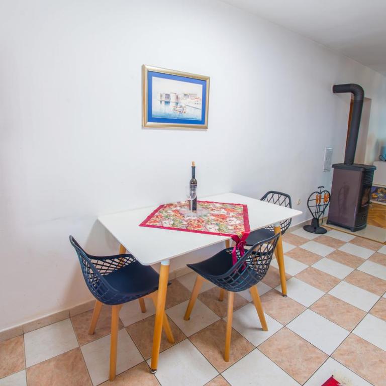 Apartment La Vie - Two-Bedroom Apartment with Terrace - 19