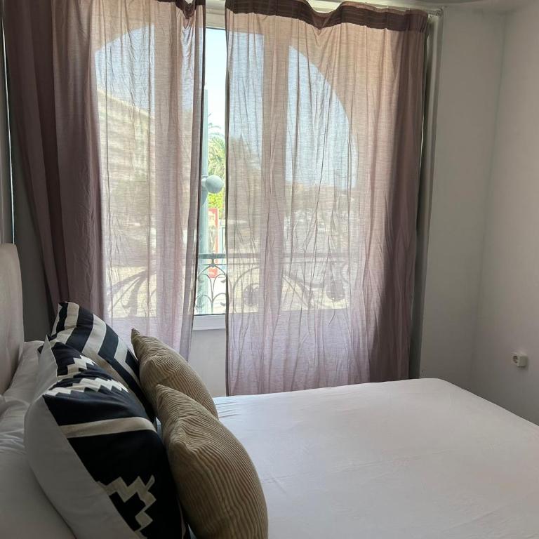 Amazinn Places Valencia Marina Real - Superior Apartment - 15