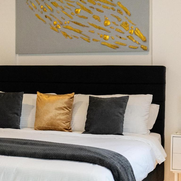 The Villa Catalina - Villa with Private Pool - 32