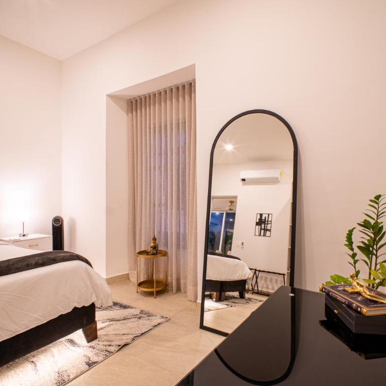 The Villa Catalina - Villa with Private Pool - 34