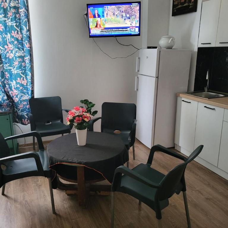 JASMIN suites - Two-Bedroom Apartment with Balcony - 7