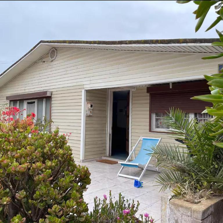 Casa familiar cerca de la playa - Three-Bedroom Home - 1