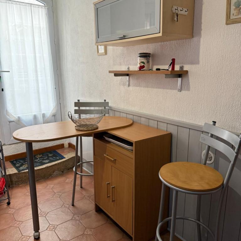 Joli appartement climatisé bord de mer emplacement idéal - One-Bedroom Apartment - 12