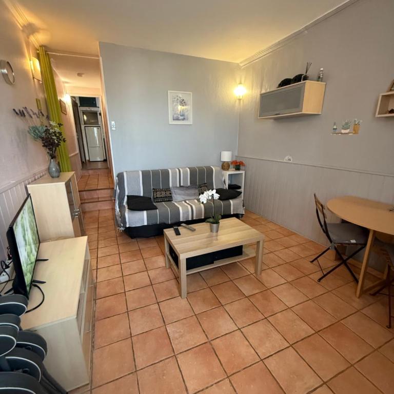 Joli appartement climatisé bord de mer emplacement idéal - One-Bedroom Apartment - 3