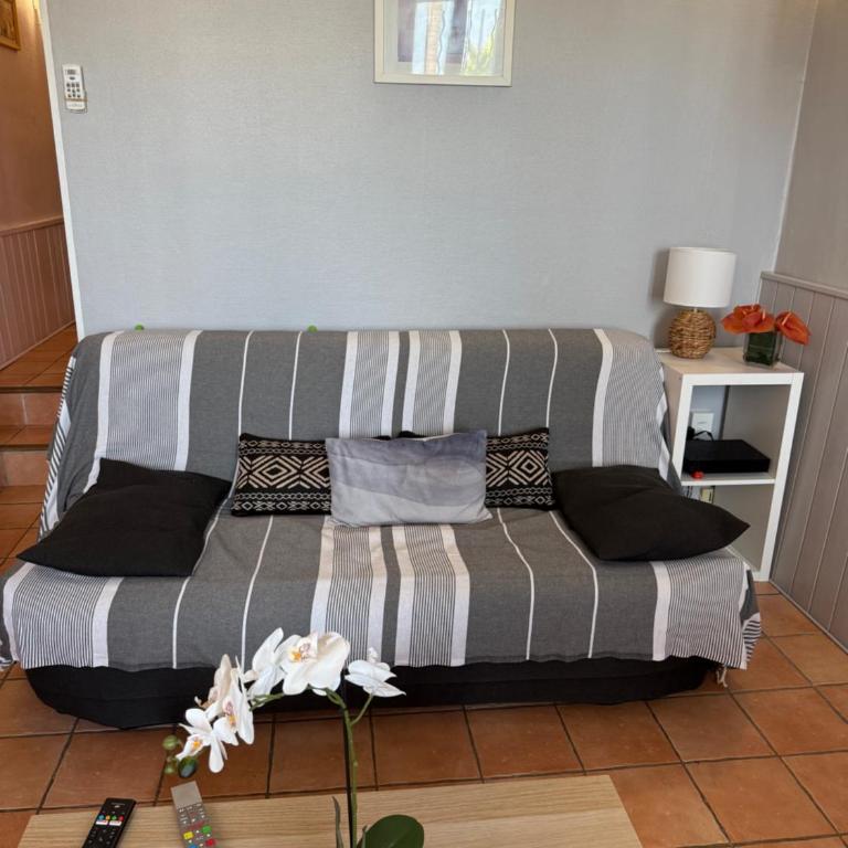 Joli appartement climatisé bord de mer emplacement idéal - One-Bedroom Apartment - 5