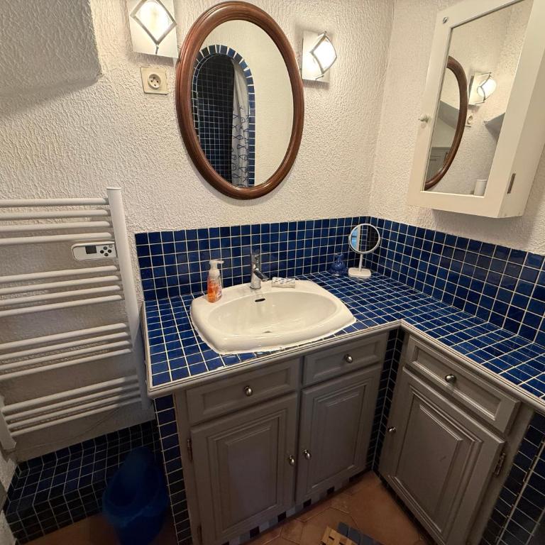 Joli appartement climatisé bord de mer emplacement idéal - One-Bedroom Apartment - 14