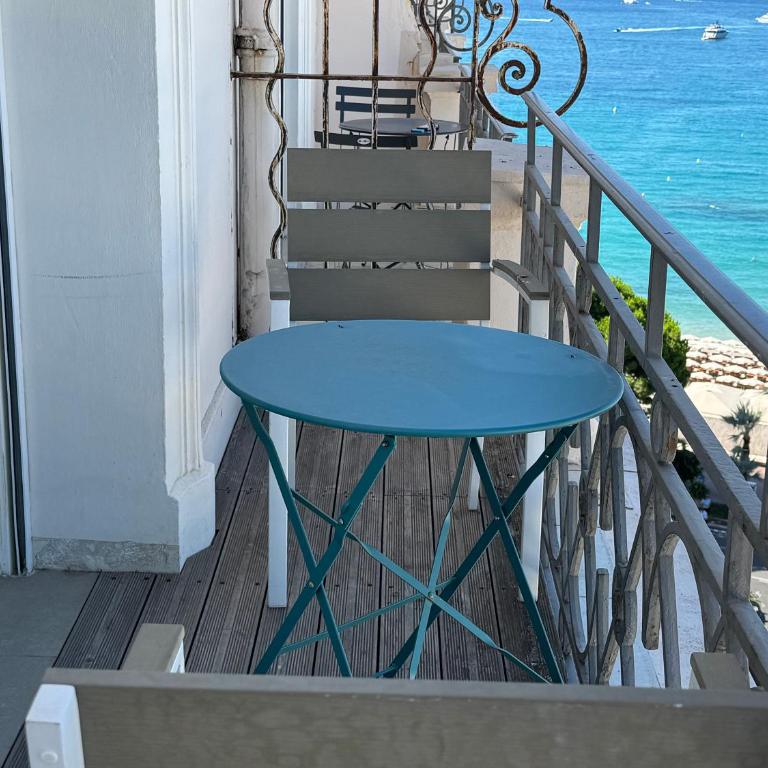 CROISETTE Palais MIRAMAR FRONT DE MER - Appartement - Vue sur Mer - 4