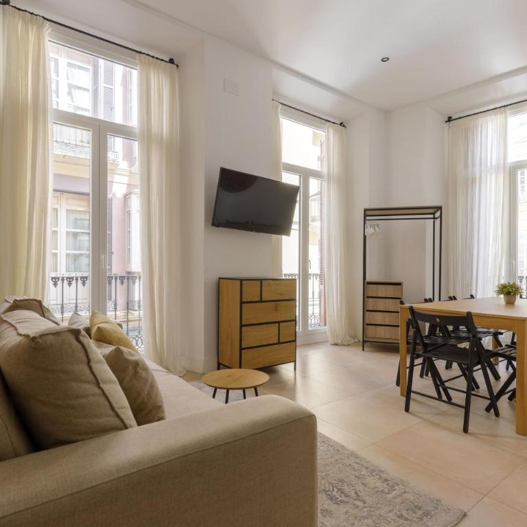 Stay Unique Apartments Plaza del Marqués - Three-Bedroom Apartment with Balcony - 2