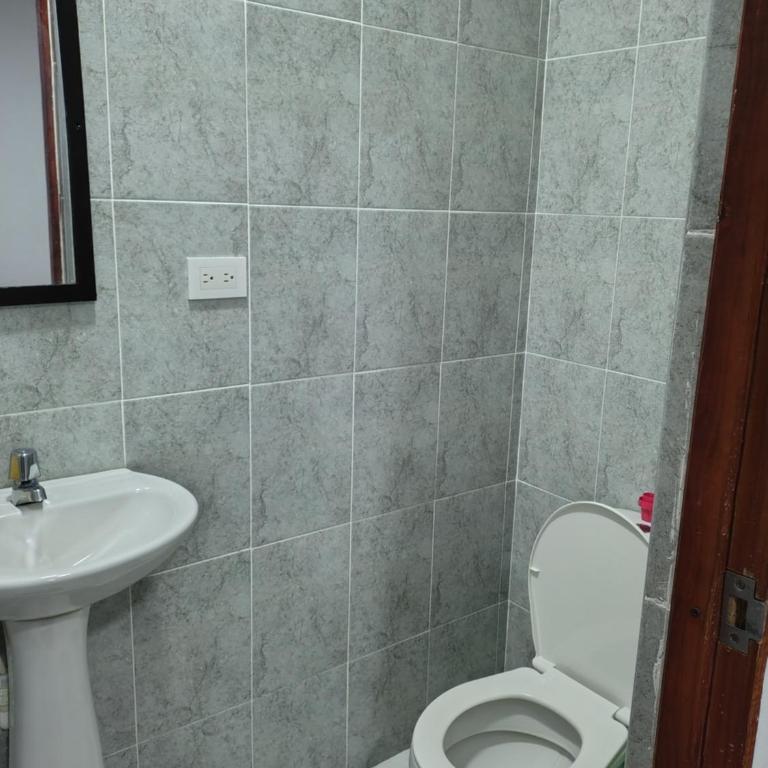 Habitaciones y apartamento fania - Habitación Doble con baño privado - 3