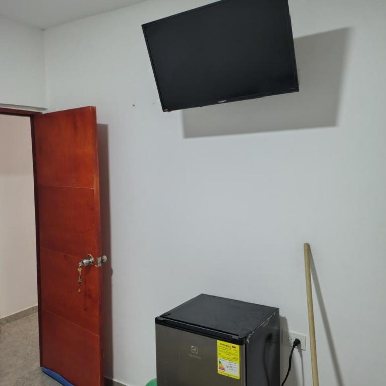 Habitaciones y apartamento fania - Habitación Doble con baño privado - 2