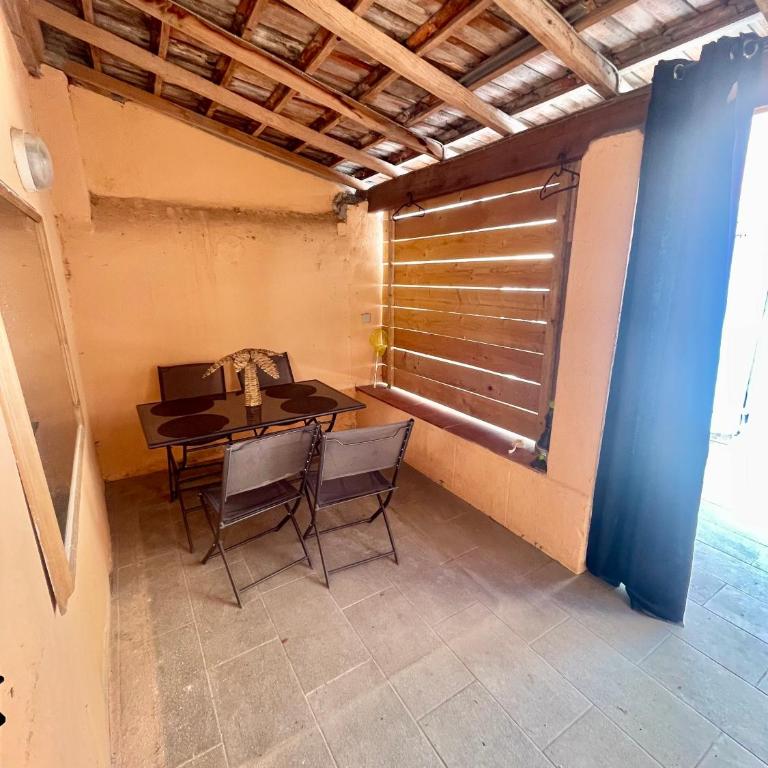 Le Patio des Capucins - Terrasse privée & climatisée - 10min de la cité médiévale - Apartment mit 1 Schlafzimmer - 12