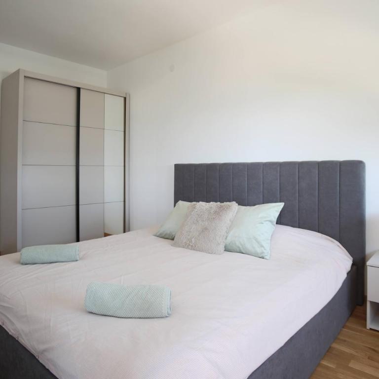 Boho KG - Two-Bedroom Apartment - 16