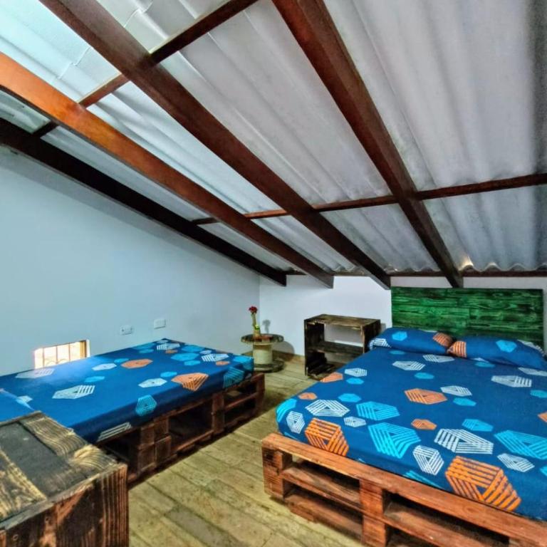 Finca Hotel Casalegre, habitacion privada - Habitación Doble con baño privado externo - 2 camas - 2