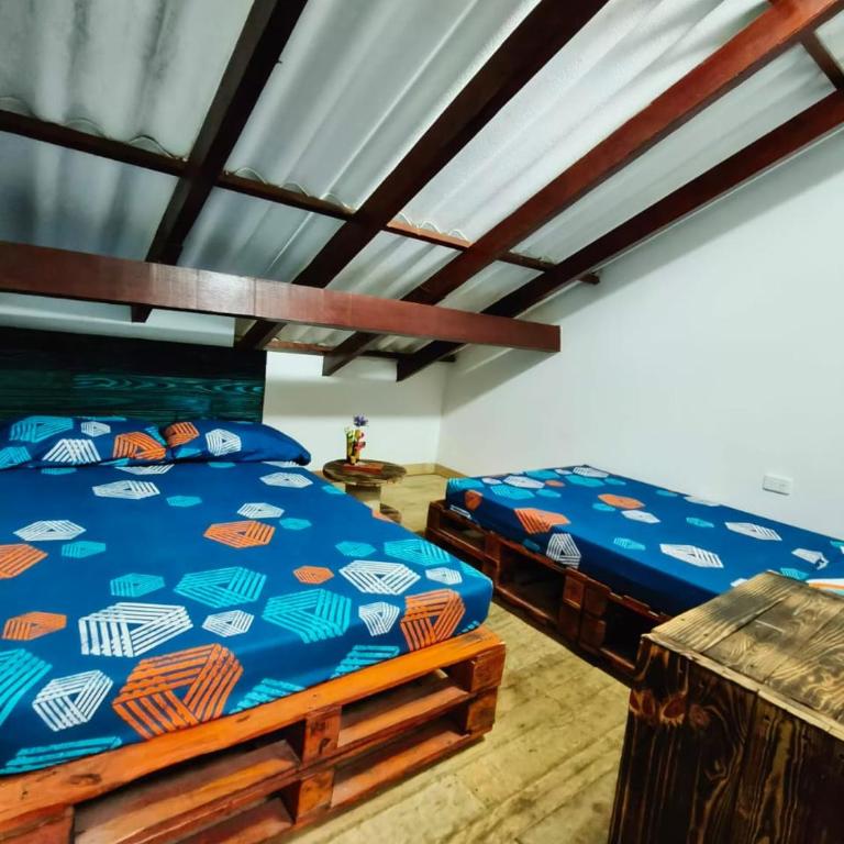 Finca Hotel Casalegre, habitacion privada - Habitación Doble con baño privado externo - 2 camas - 3