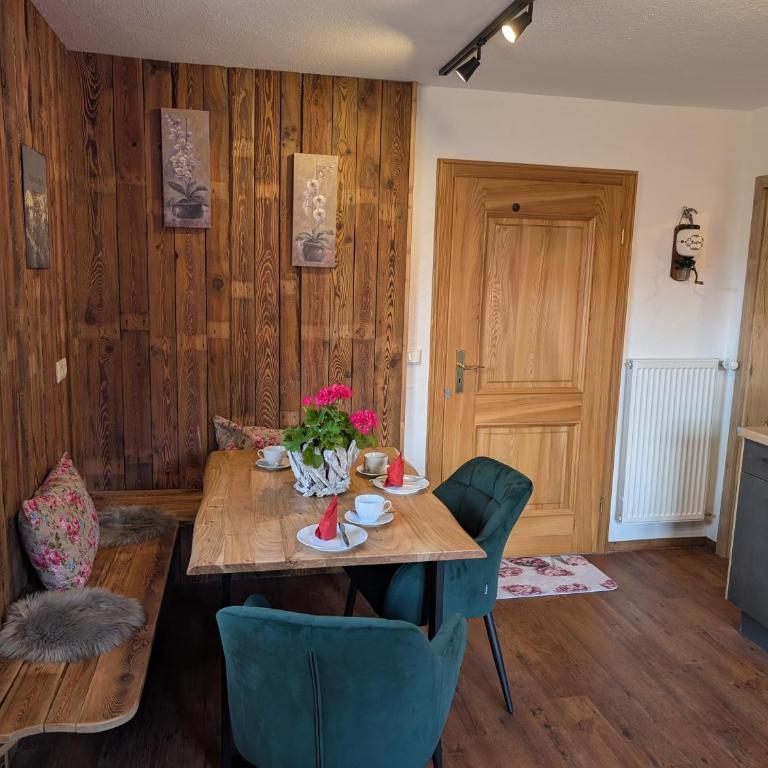 Pension Rennlehen Ferienwohnungen - Apartment mit 2 Schlafzimmern und Bergblick - 7