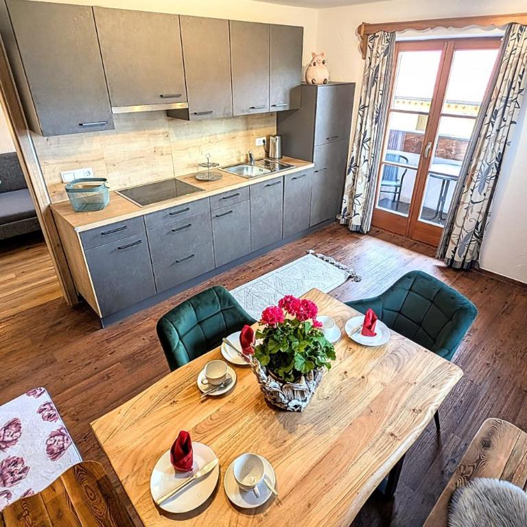 Pension Rennlehen Ferienwohnungen - Apartment mit 2 Schlafzimmern und Bergblick - 10