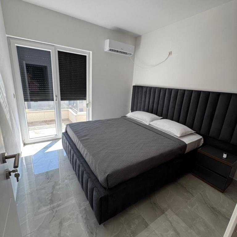 Mona - One-Bedroom Apartment - 5