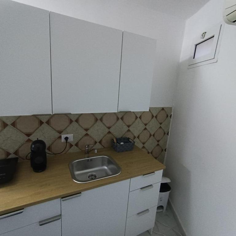 Marilissa Home - Double Room with Private Bathroom - 5