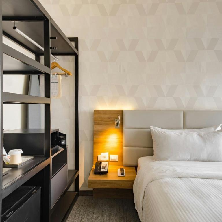 SJ Grand Hotel Monterrey - Standard King Room with City View - 3